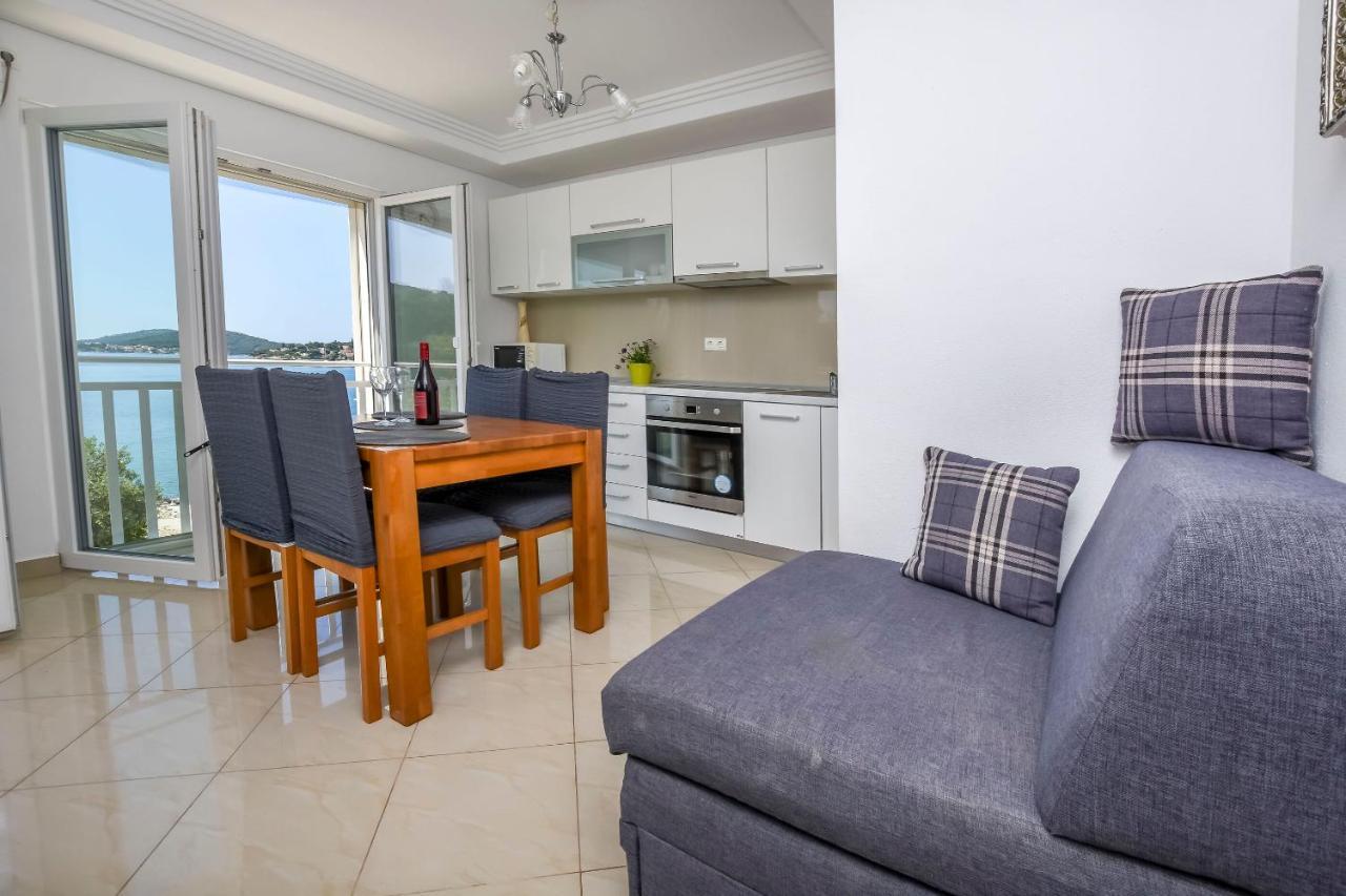 Apartments Silvana 로고즈니차 외부 사진