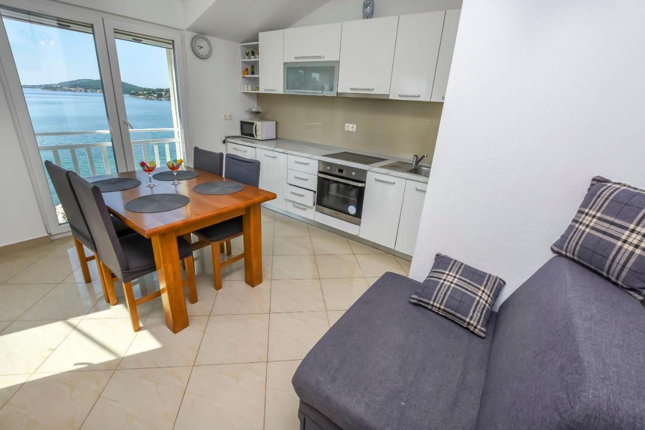 Apartments Silvana 로고즈니차 외부 사진