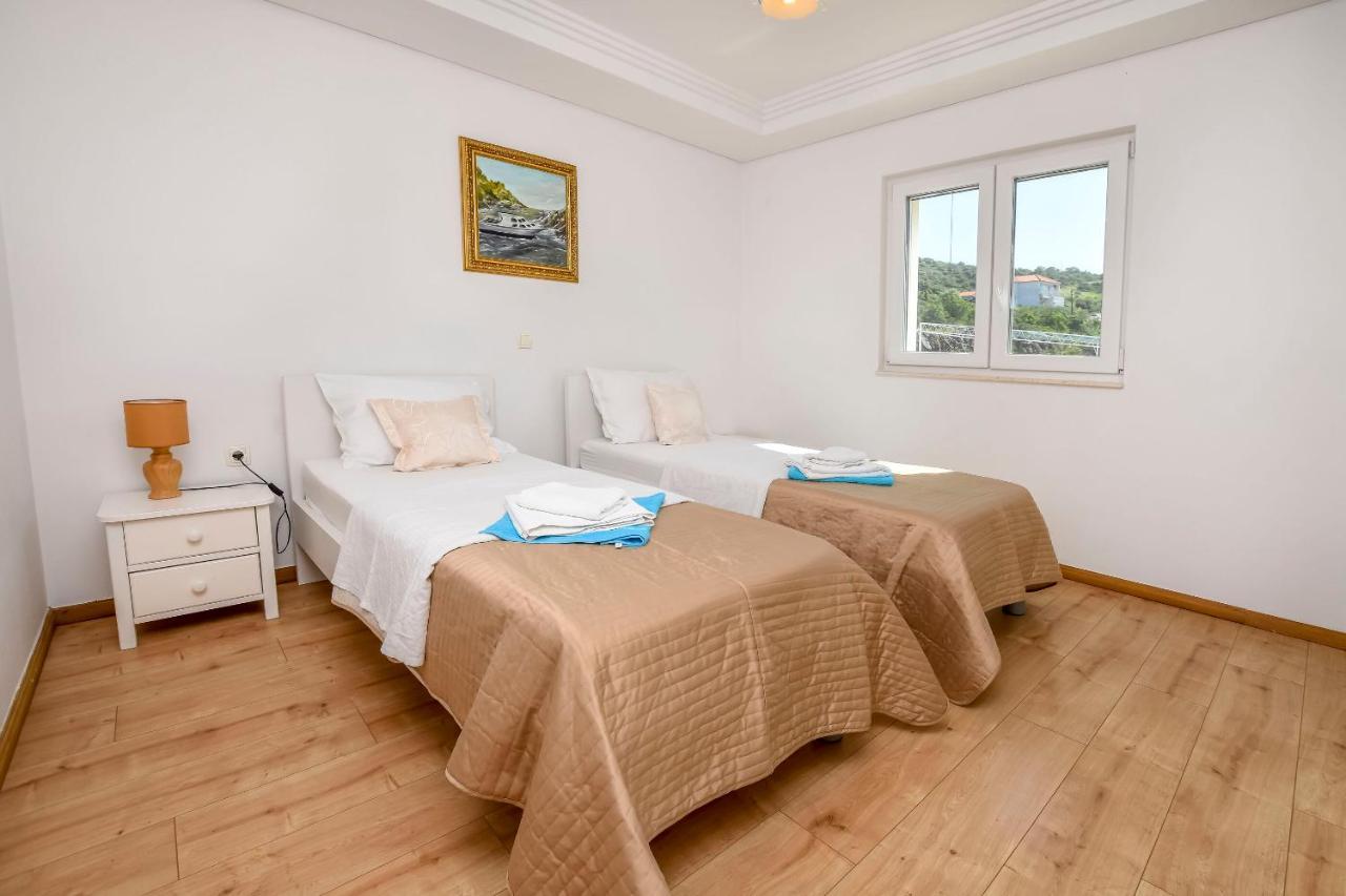 Apartments Silvana 로고즈니차 외부 사진