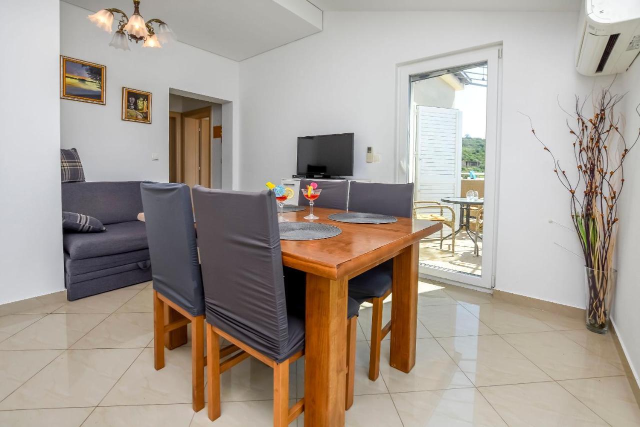 Apartments Silvana 로고즈니차 외부 사진