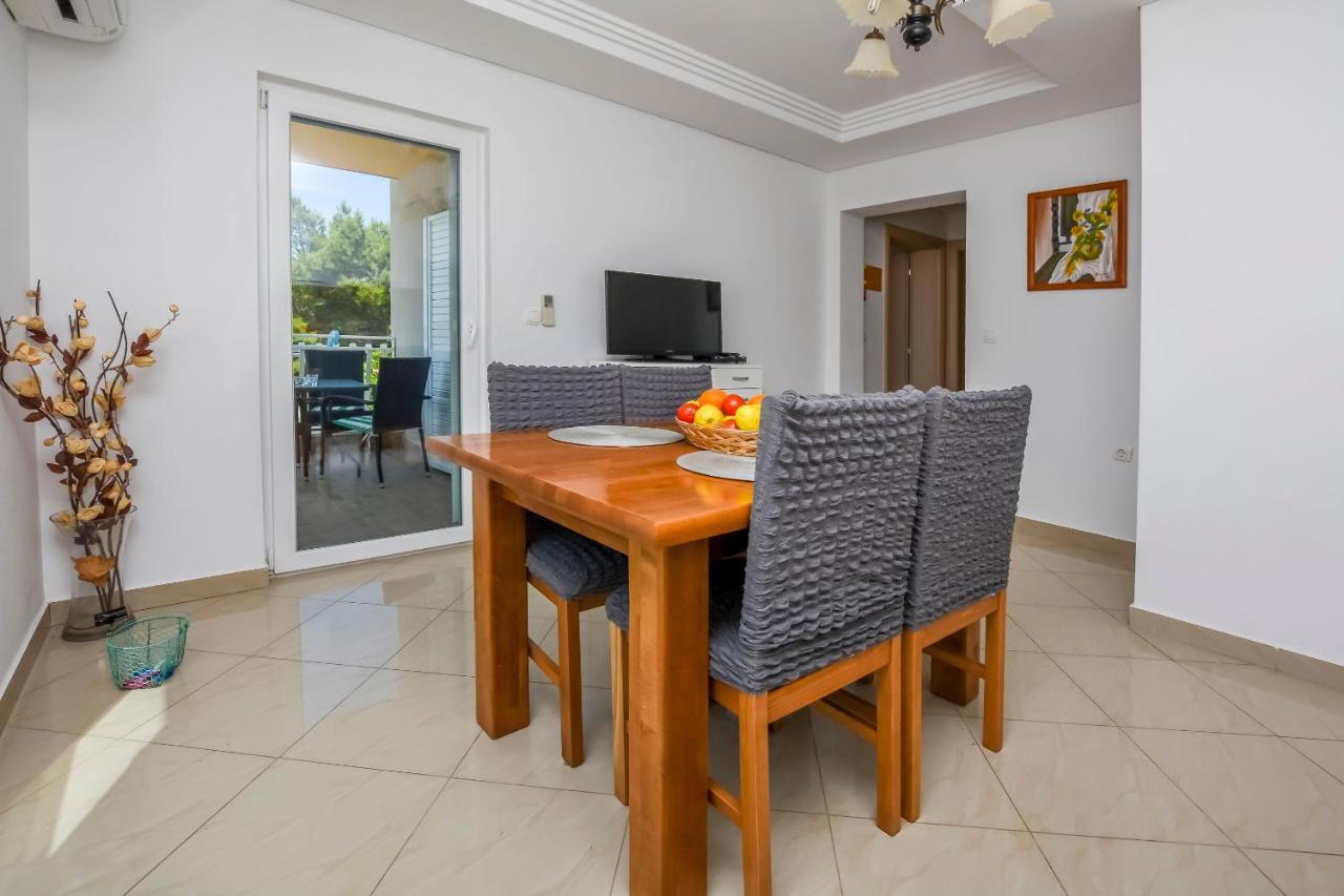 Apartments Silvana 로고즈니차 외부 사진