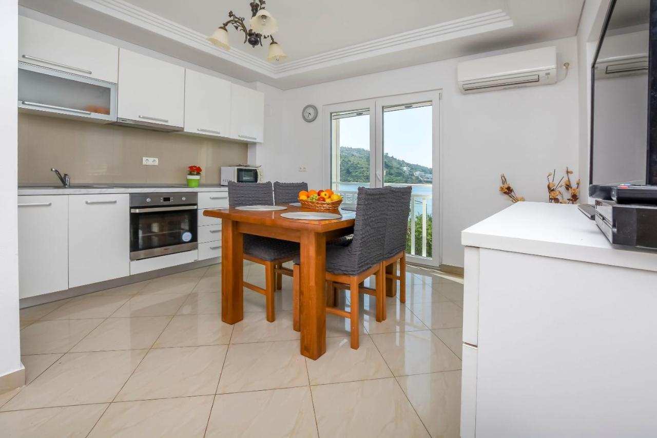 Apartments Silvana 로고즈니차 외부 사진